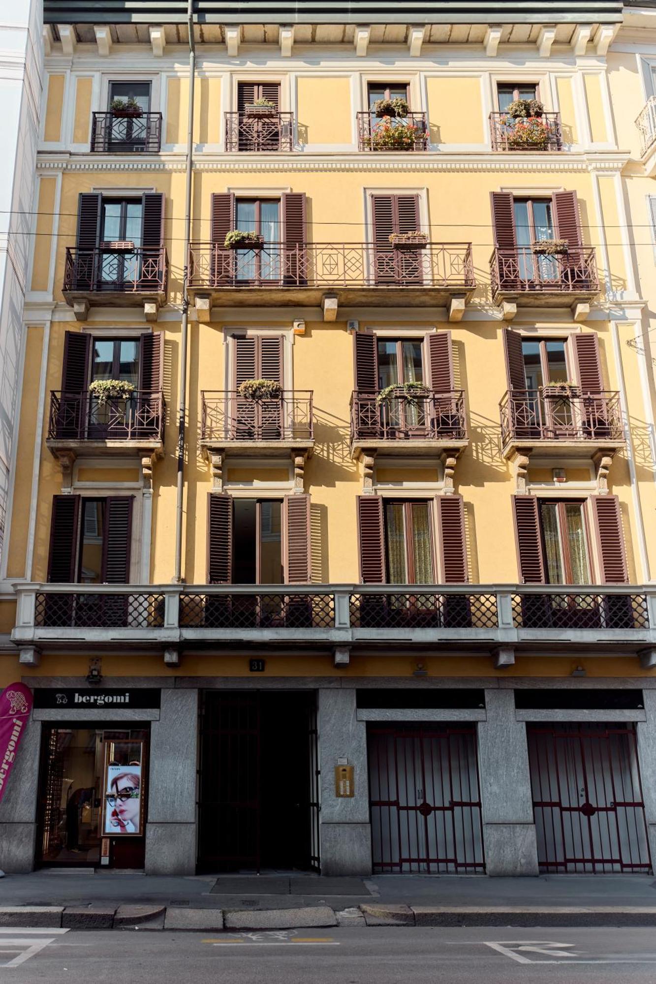 Corso Venezia View With Private Balcony - Corso Venezia Suite Mediolan Zewnętrze zdjęcie